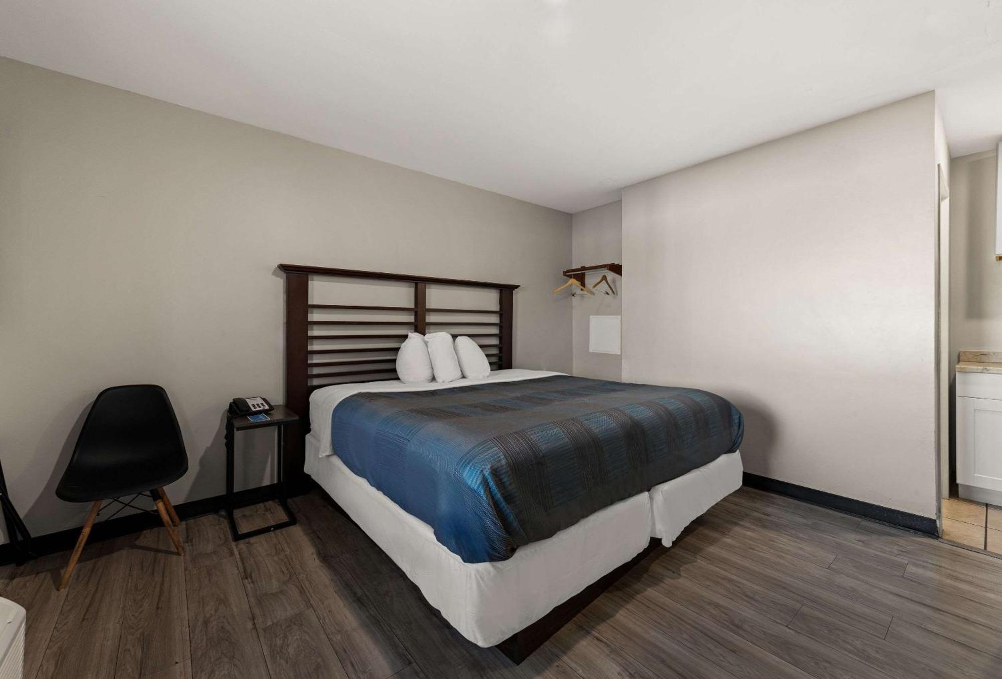 Rodeway Inn Charlotte Extérieur photo