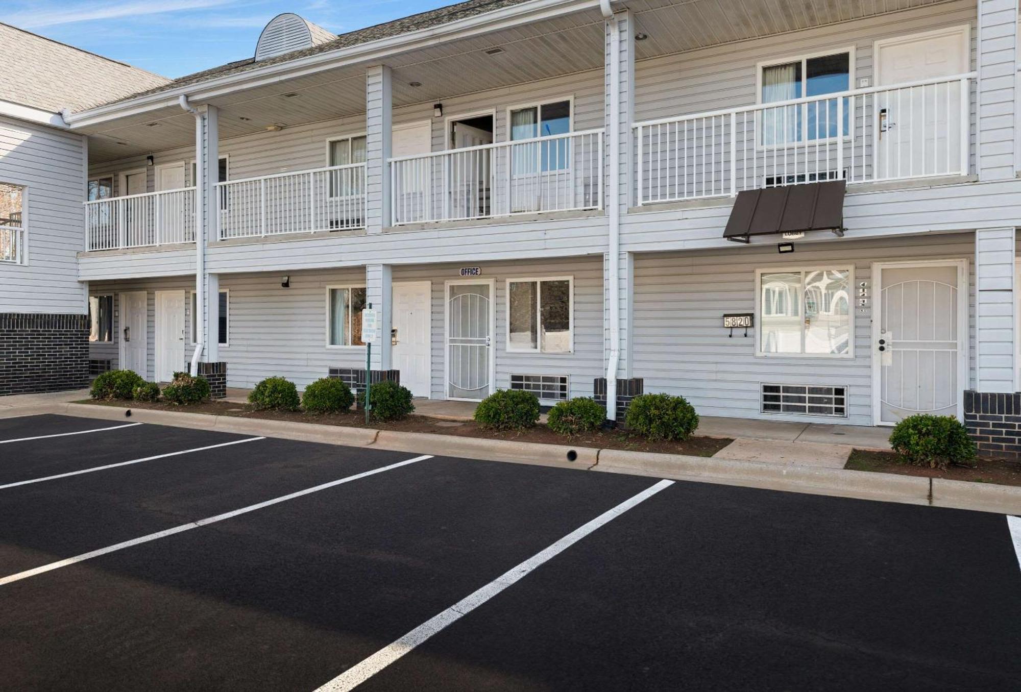 Rodeway Inn Charlotte Extérieur photo